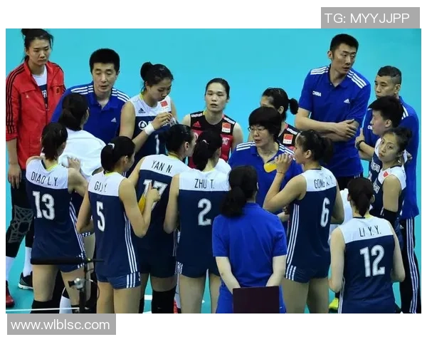 杭州排球队在大师赛中的默契配合展现团队实力与战术智慧