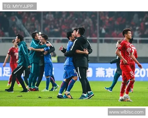 赛后分析:上海足球队与深圳足球队的耐力较量与战术对比 赛后分析:上海足球队与深圳足球队的耐力较量与战术对比