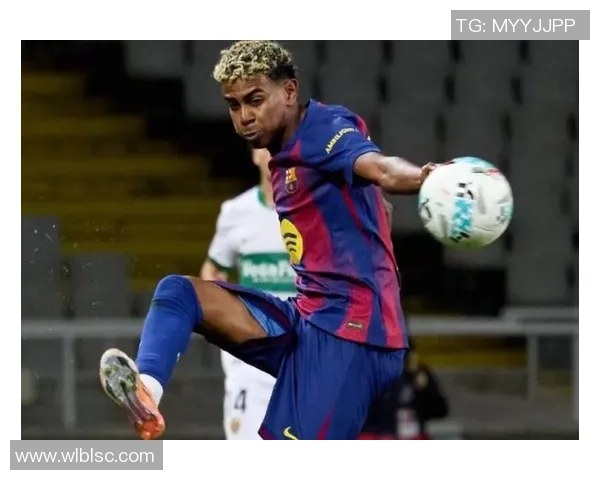 足球明星们的情感风波揭秘:那些沉迷美色的传奇球员故事 足球明星们的情感风波揭秘:那些沉迷美色的传奇球员故事