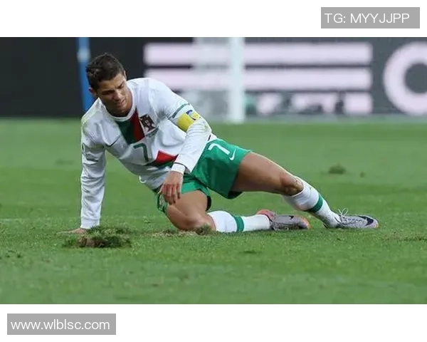 足球明星精准脚法解析与技巧分享助你提升球技的全面指南 足球明星精准脚法解析与技巧分享助你提升球技的全面指南