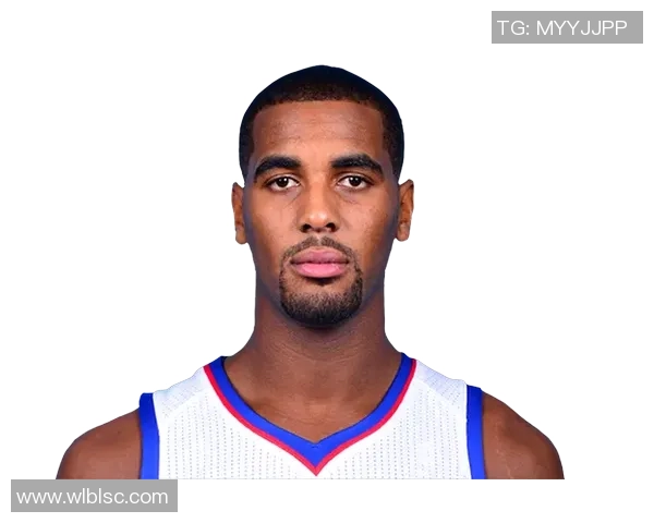 身高208厘米以上的足球明星们的传奇与成就揭秘 身高208厘米以上的足球明星们的传奇与成就揭秘