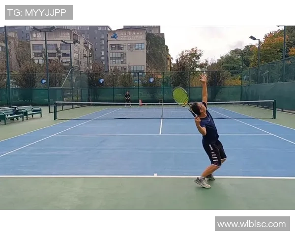 重庆网球队的耐力之道:揭秘网球巨献背后的训练与坚持 重庆网球队的耐力之道:揭秘网球巨献背后的训练与坚持